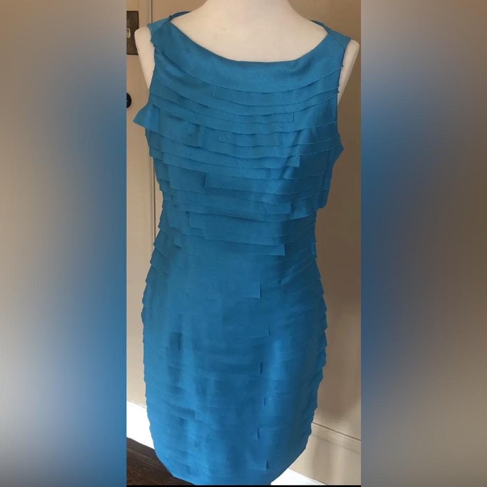 London Times  Turquoise  Tiered Shutter Dress Size 6P Sleeveless